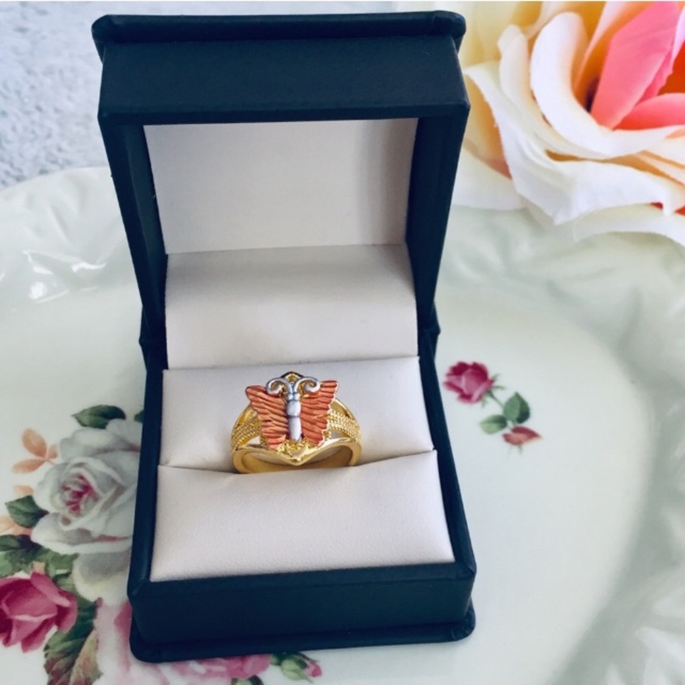 Butterfly ring size 7